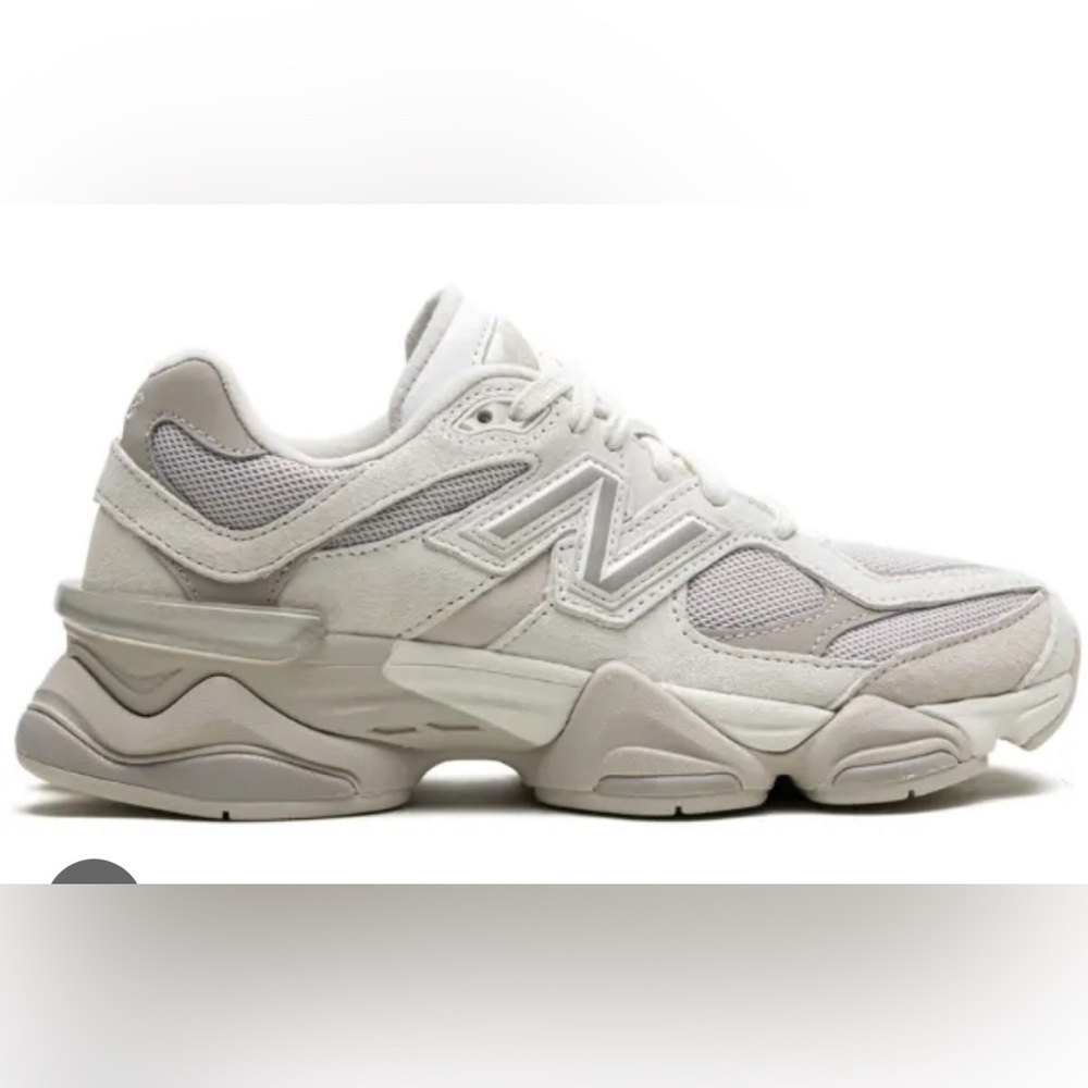 New Balance Women's White Sneakers 9060 Grey Beige
